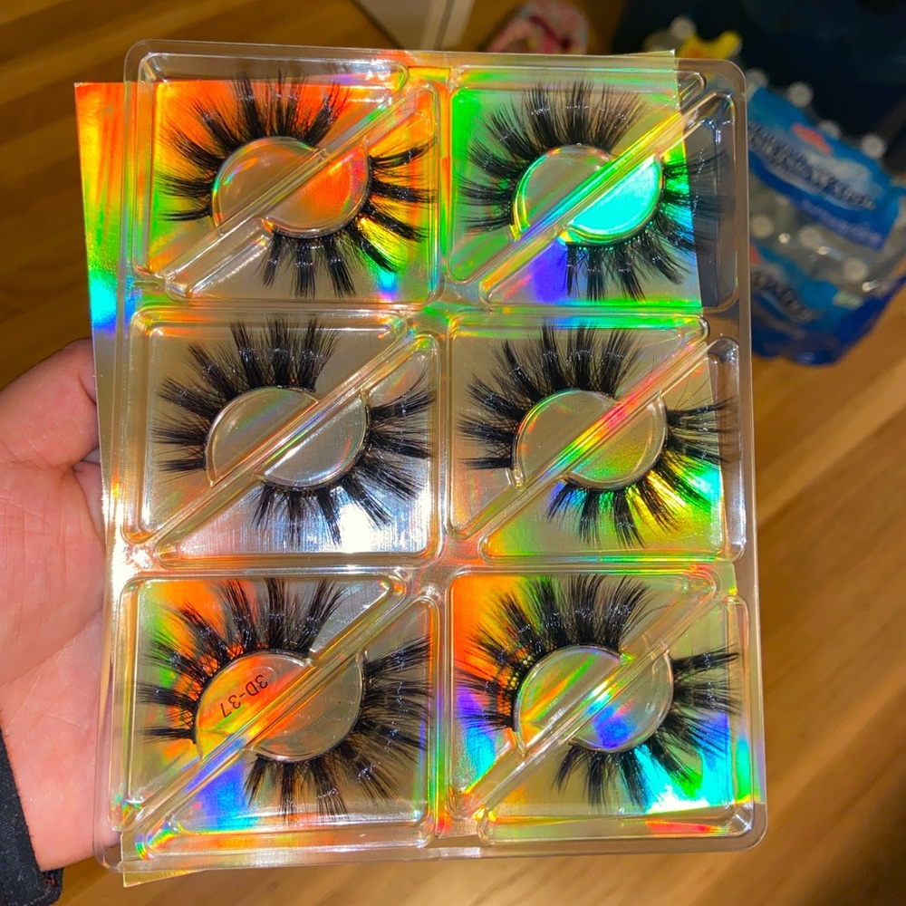 Bomb lashes!